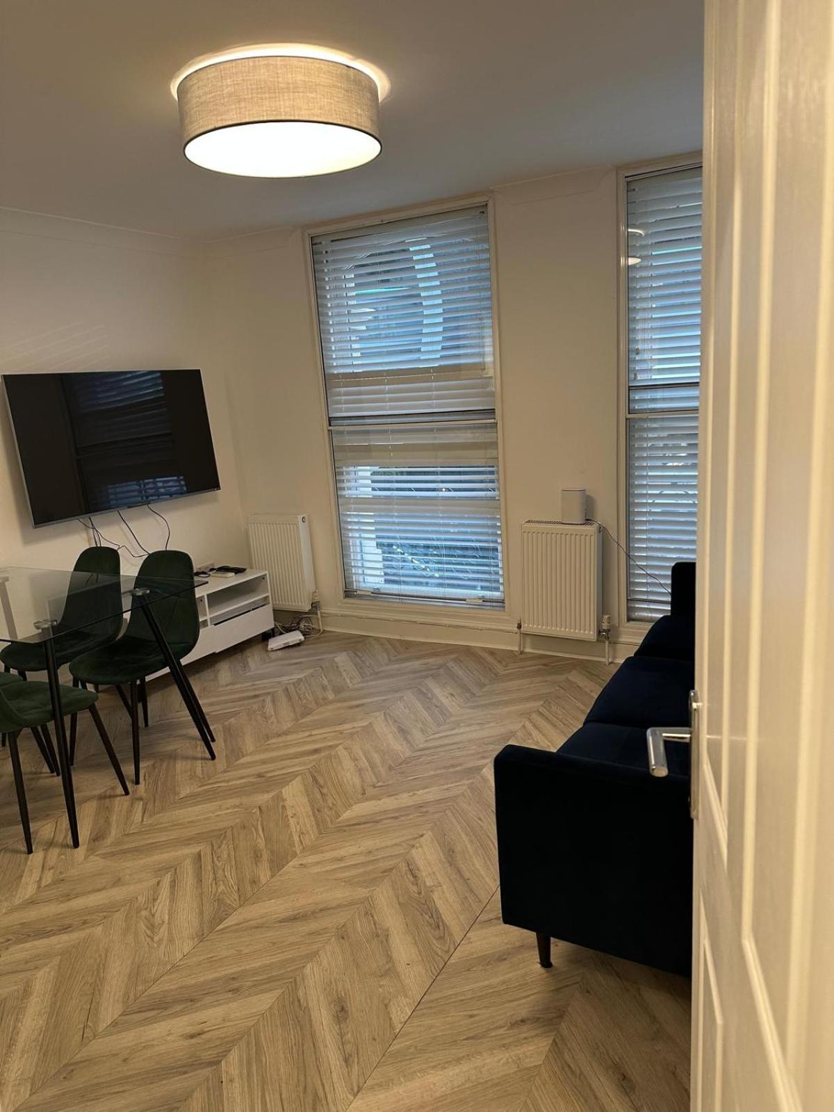 Apartamento Cosy Modern 2 Bedroom Trafalgar Square