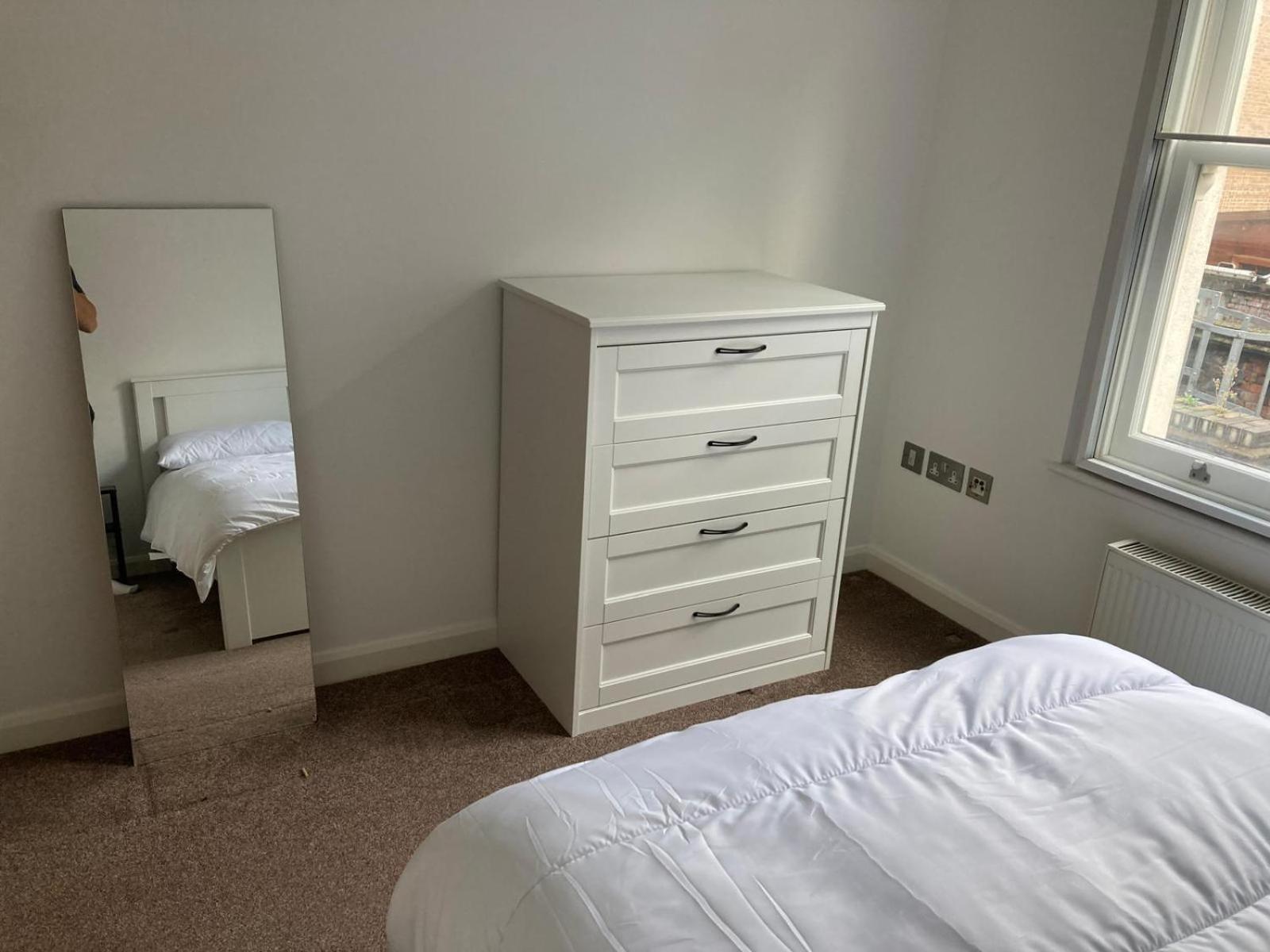 Cosy Modern 2 Bedroom Trafalgar Square Apartamento